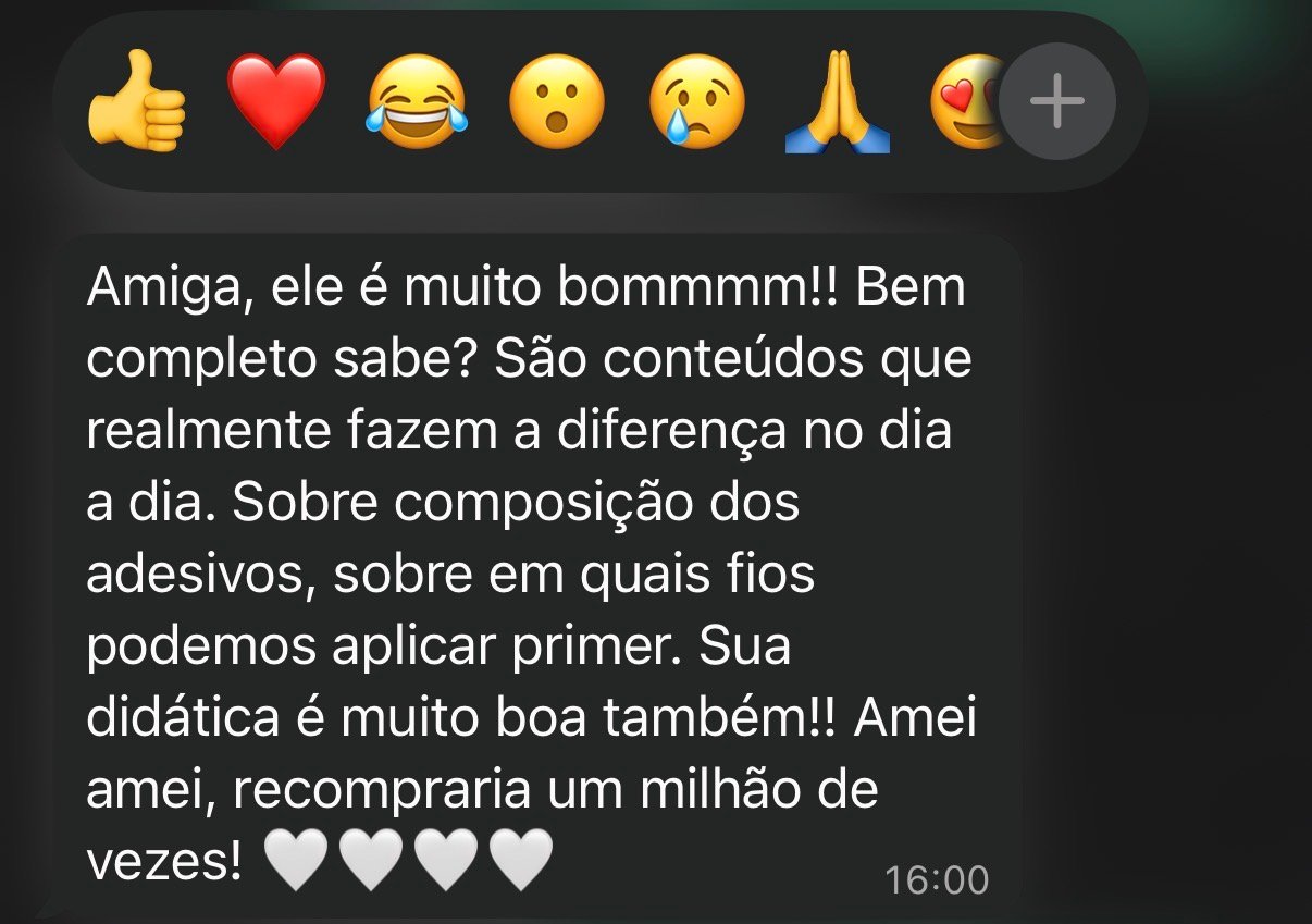 Depoimento de aluna elogiando o conteúdo completo e a didática do curso